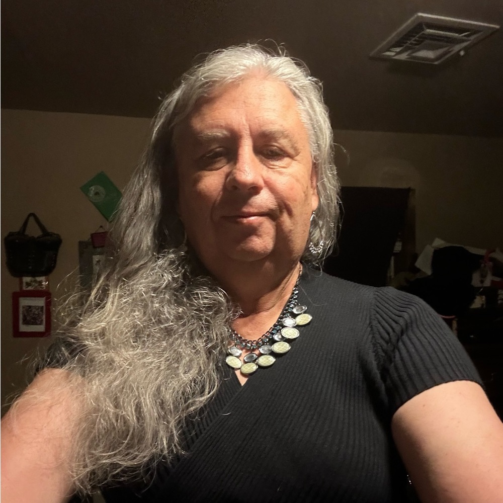 Meet your Posher, Lynn